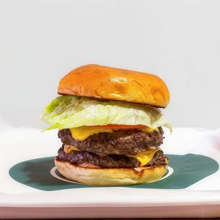 Cheesy Double Burger com batatas