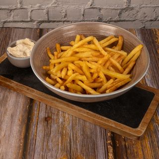 Пържени картофки с млечен сос /250 гр/