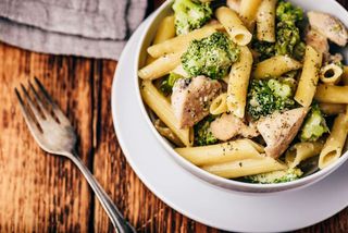 Penne with chicken, broccoli and gorgonzola