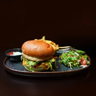 Quinqua Burger
