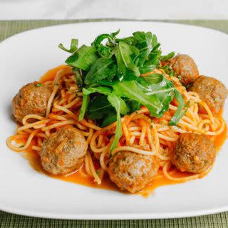 Лингвини с нежными мясными шариками на пару