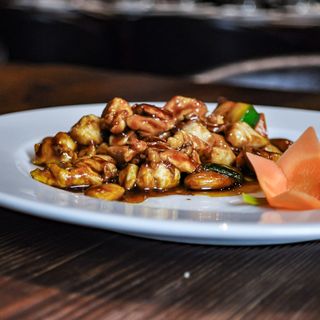 137. Pollo alle mandorle