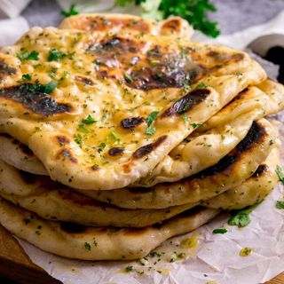 Garlic naan