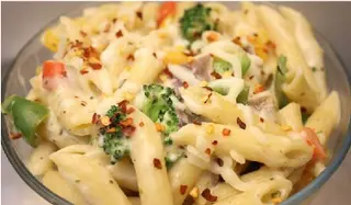 Penne Pasta in White Sauce