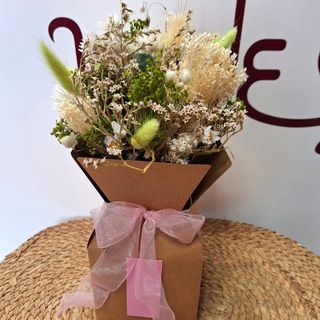 Ramillete Flor Beige y Verde