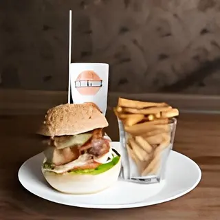 Cheeseburger sa slaninom