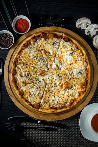 Пицца грибная