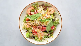 Orzo con gamberi e verdure