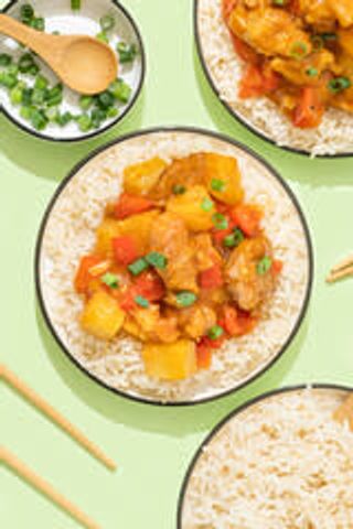 69. Пържено пилешко с ананас (700г)