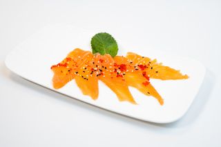 191. Carpaccio De Salmón Crudo (5 piezas)