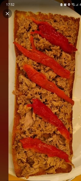 Atún con pimiento escalibado