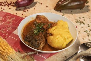 Saramura de crap cu mamaliga