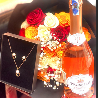 Radiant Roses & Rosé Delight: 