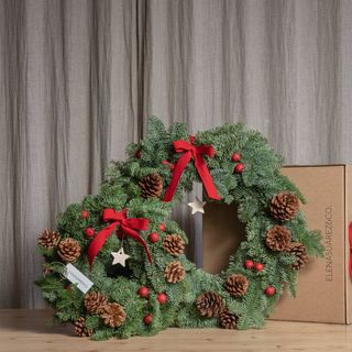 Corona de Pinsapo decorada - Pequeña