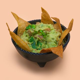 Guacamole y totopos