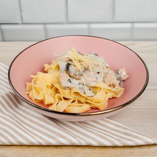 Фетучини с семгой