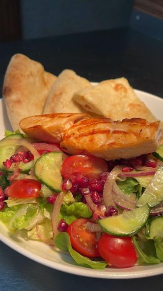 Sałatka z łososiem