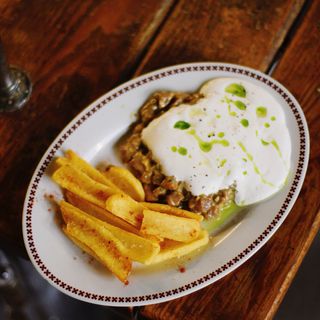 Тартар з телятини під кремом із пармезану