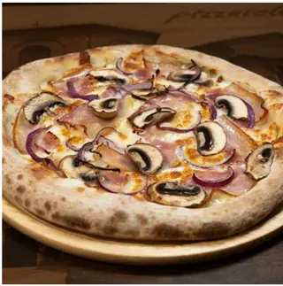 Pizza Prosciutto Funghi