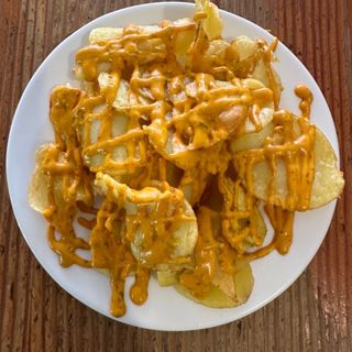 tapa de patatas bravas