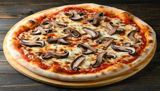 Pizza Funghi e Porcini (ovala)