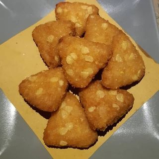 Triangoli nachos al formaggio 4 pezzi 