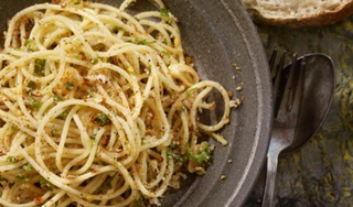 Espaguetis Combinados Con Salsa