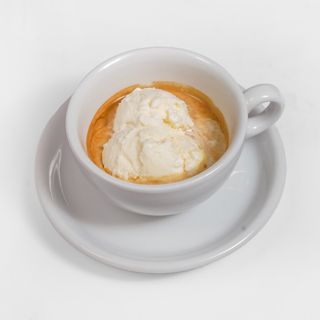 Espresso affogato