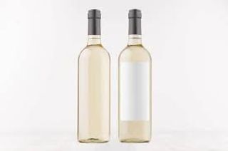 Vino della casa bianco in bottiglia