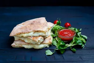 Pizza Sandwich Quattro Formaggi