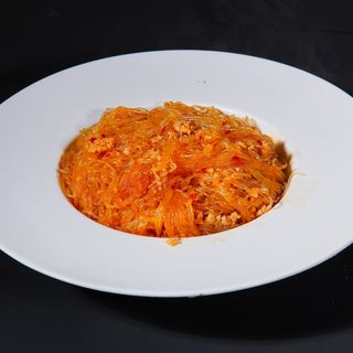 Spaghetti di soia con carne piccante