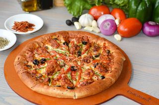 Cj's Supreme Chicken Pizza