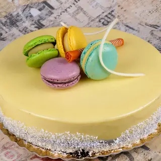 Tort de Fructe Rosii si Cocos 1.8 kg