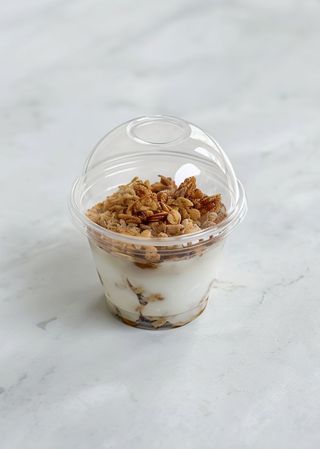 Granola cu Iaurt de Cocos