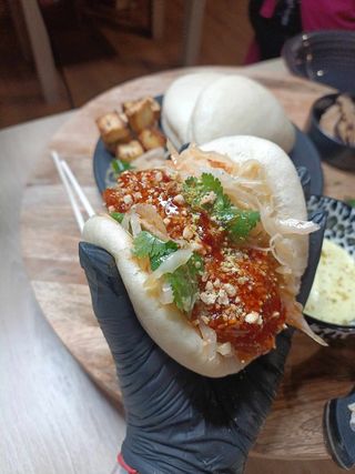 Bao Korean chicken