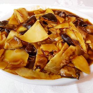 Bambú y setas salteadas