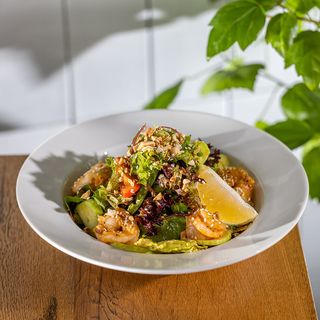 კრევეტების სალათი