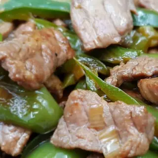 Ternera Con Pimientos Verdes