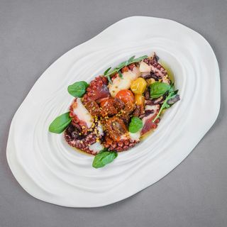 Восьминіг з в'яленими томатами (250г)