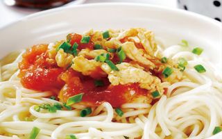 49 Spaghetti salsa e pollo