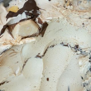 Helado artesanal Kinder Bueno.