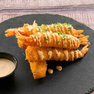 Ebi fry (langostinos rebozados con panko) y salsa Dragon (6 uds.)