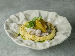 Біфстроганоф з цибулею порей та печерицями на картопляному пюре