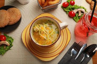 Куриный суп с лапшой