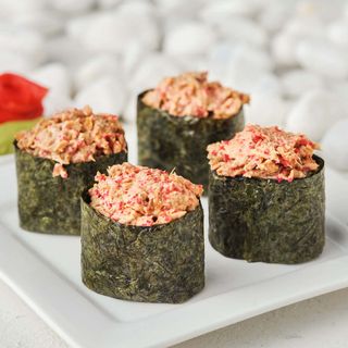 Гункан зі смаженою сьомгою (4шт/160г)