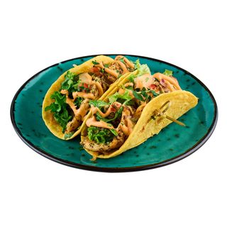 Тако з Чимічурі, ананасом, куркою та двома видами сиру (260г)