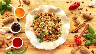 Ryż jaśminowy z warzywami i wieprzowiną w sosie słodko-ostrym