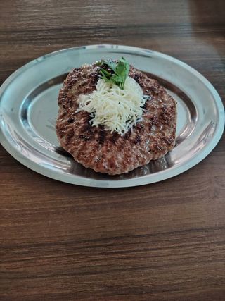 Pljeskavica 300g u lepinji