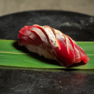 Niguiri de Atún Aburi (2 Uds.)