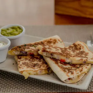 Quesadillas De Pollo O Langostinos